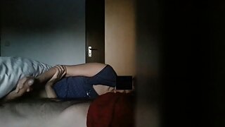 Tekintse meg ezt a dögös videót, amelyet a Jav HQ készített Önnek. Meztelen japán lány fekszik egy amatőr szőrös pinák ágyon, tágra nyílt lábakkal. Intenzíven megfogja és nyalogatja.